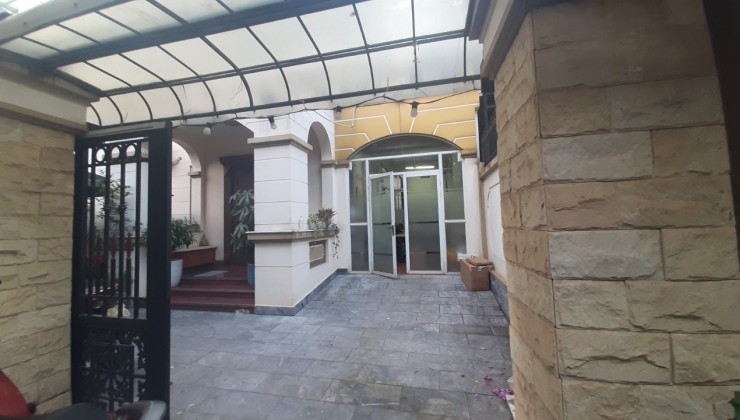 TÔI CẦN CHO THUÊ CẢ TÒA BIỆT THỰ TÂY NAM BÁN ĐẢO LINH ĐÀM, 4 TẦNG, 180M2, 7 PHÒNG, 7 WC, GIÁ 35TR